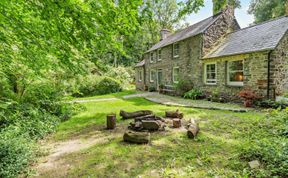 Photo of 3 Bed in Lampeter