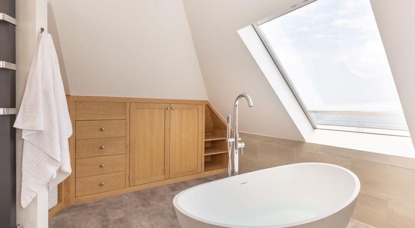 Photo of 4 Bed in Appledore