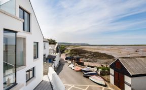 Photo of in Appledore (56012)