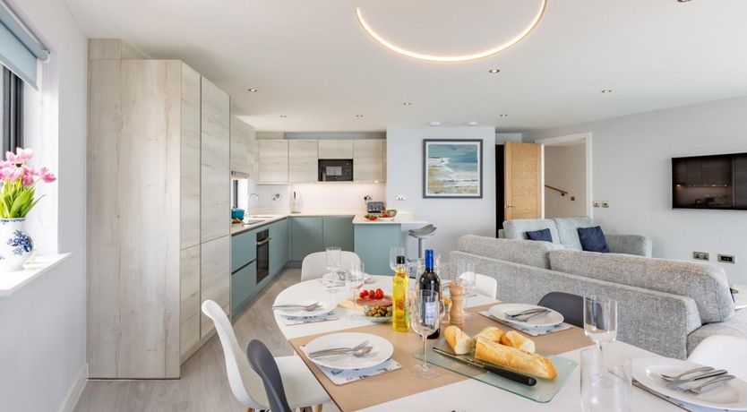 Photo of 4 Bed in Appledore