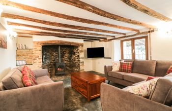 Lower West Curry Farmhouse Holiday Cottage