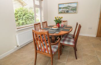 Cae Glas Holiday Cottage