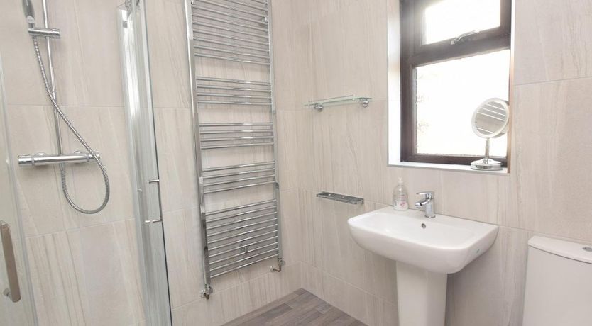 Photo of 2 Bed in Kilgetty