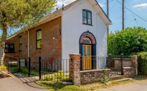Photo of 2 Bed in Woodgreen