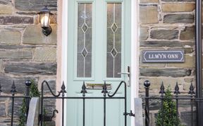 Photo of Llwyn Onn