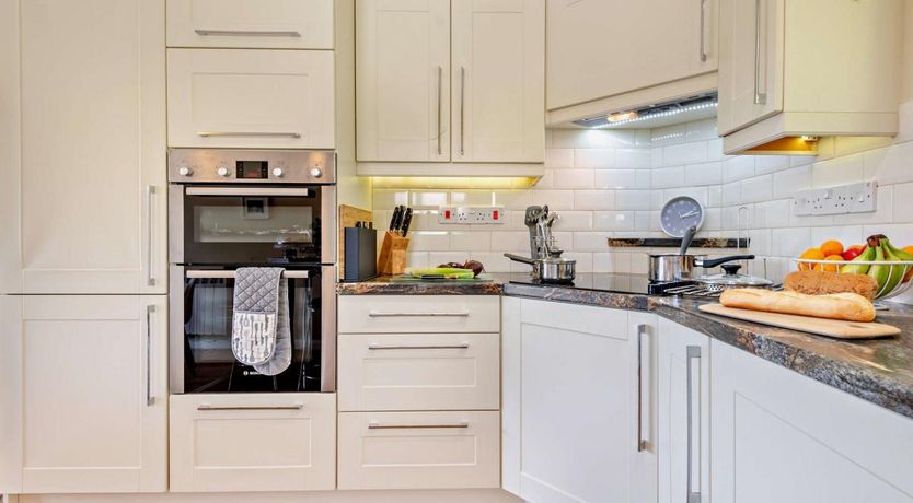 Photo of 3 Bed in Godshill Wood