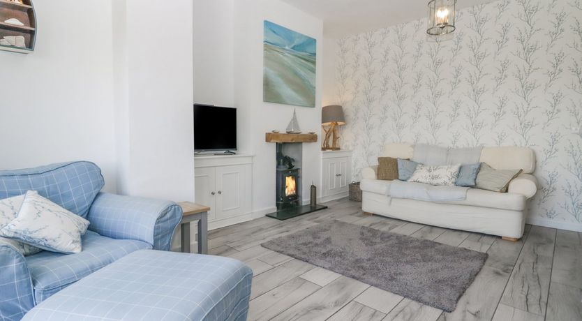 Photo of Driftwood, 23 Roa Island