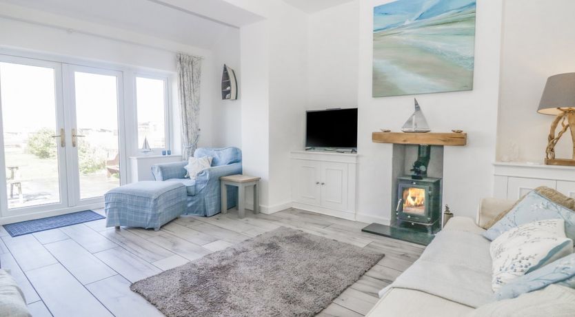 Photo of Driftwood, 23 Roa Island