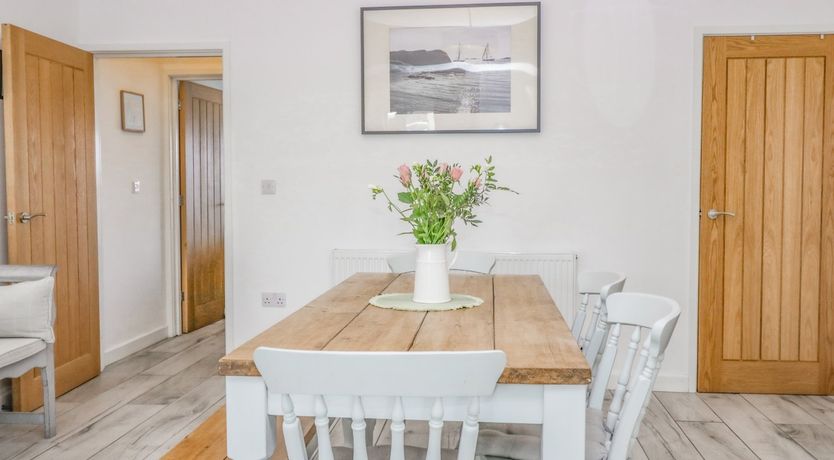 Photo of Driftwood, 23 Roa Island