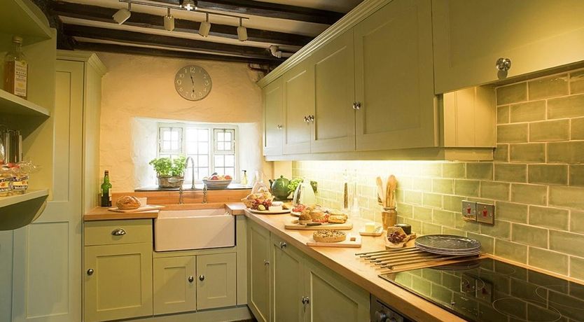 Photo of 5 Bed in Pentrefoelas