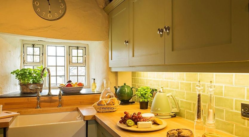 Photo of 5 Bed in Pentrefoelas