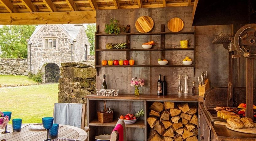 Photo of 5 Bed in Pentrefoelas