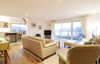 Treetops Holiday Cottage