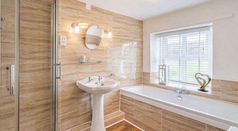 Photo of 2 Bed in Bouth