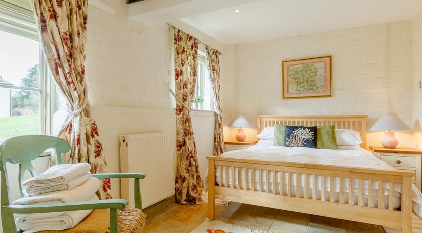 Photo of 2 Bed in Rhode