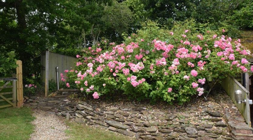 Photo of 2 Bed in Rhode