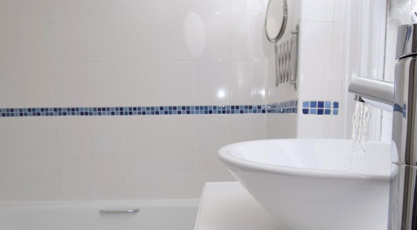 Photo of 2 Bed in Appledore