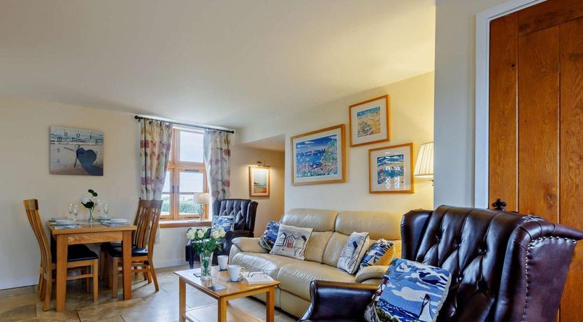 Photo of 2 Bed in Higher Clovelly