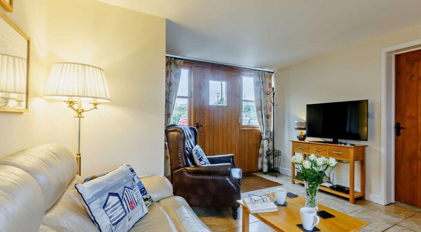 Photo of 2 Bed in Higher Clovelly