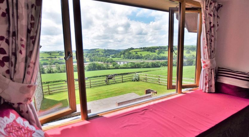 Photo of 5 Bed in Bideford