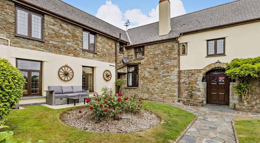 Photo of 4 Bed in Horns Cross