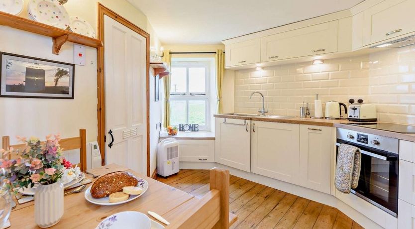 Photo of 1 Bed in Bickington