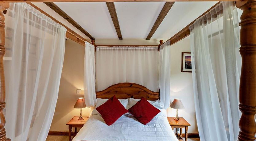 Photo of 1 Bed in Holsworthy Beacon