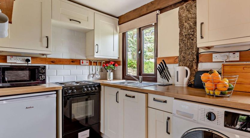 Photo of 1 Bed in Holsworthy Beacon