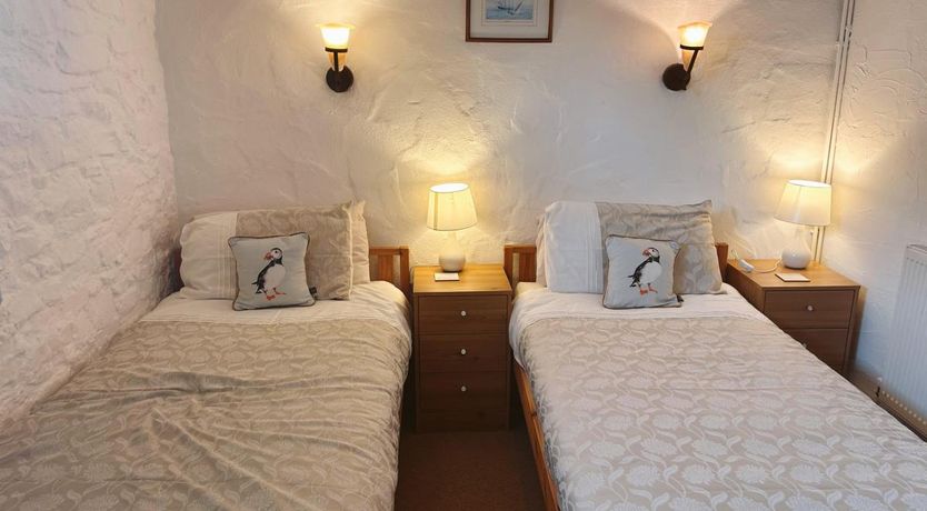 Photo of 5 Bed in Westward Ho