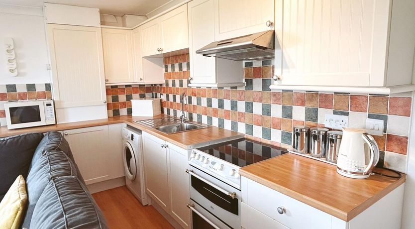 Photo of 5 Bed in Westward Ho