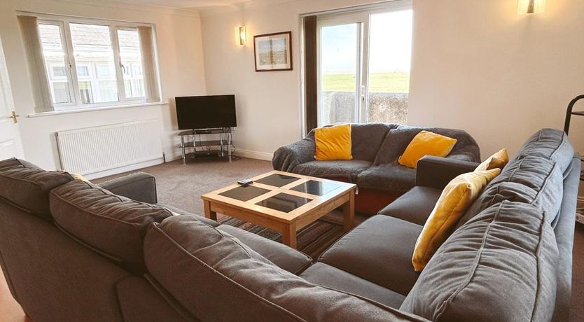 Photo of 5 Bed in Westward Ho