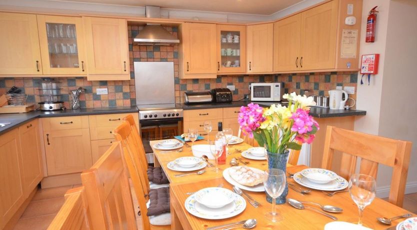 Photo of 5 Bed in Westward Ho