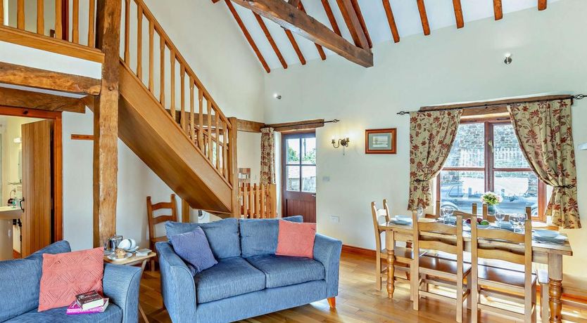 Photo of 3 Bed in Higher Clovelly