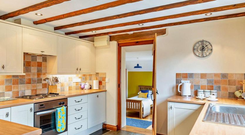 Photo of 3 Bed in Higher Clovelly