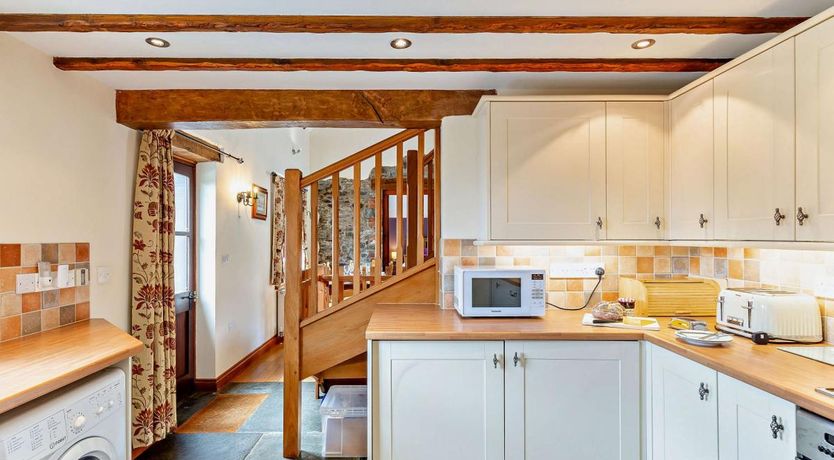 Photo of 3 Bed in Higher Clovelly