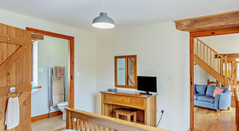 Photo of 3 Bed in Higher Clovelly