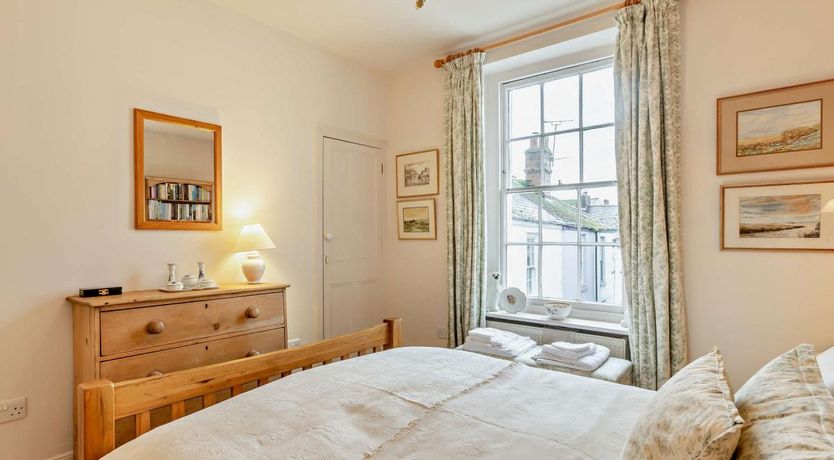 Photo of 2 Bed in Appledore