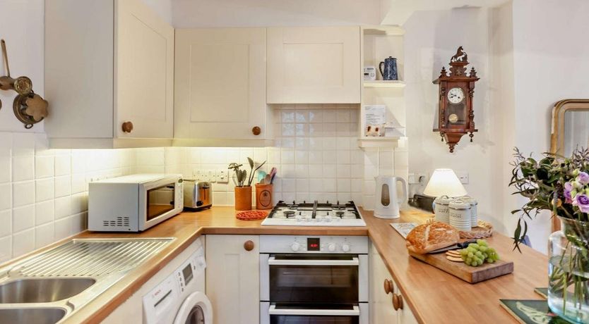 Photo of 2 Bed in Appledore