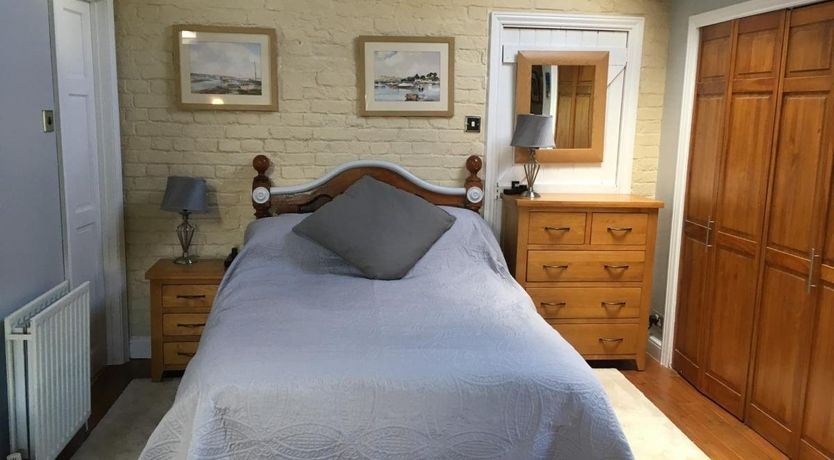 Photo of 1 Bed in Starcross