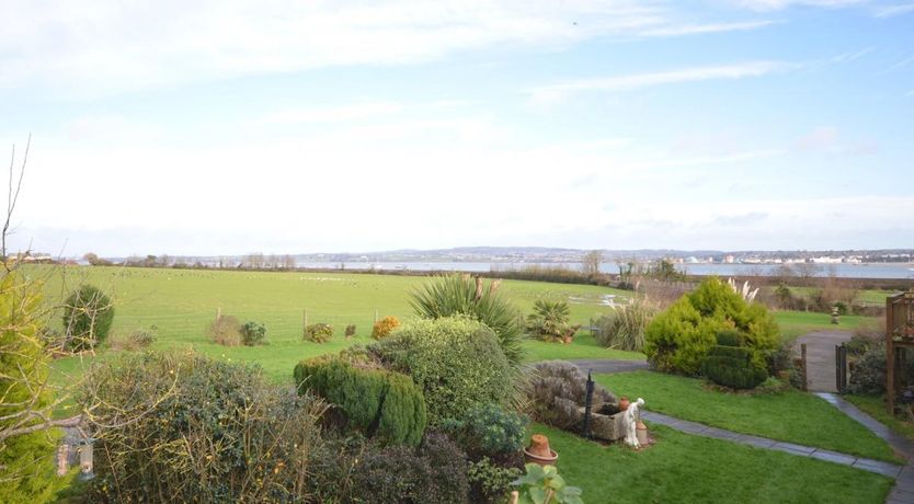 Photo of 1 Bed in Starcross