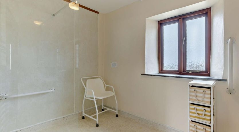 Photo of 4 Bed in Bude