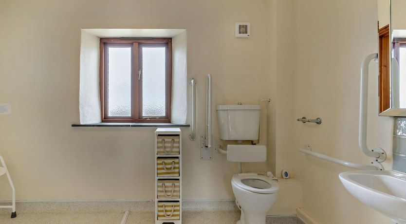 Photo of 4 Bed in Bude
