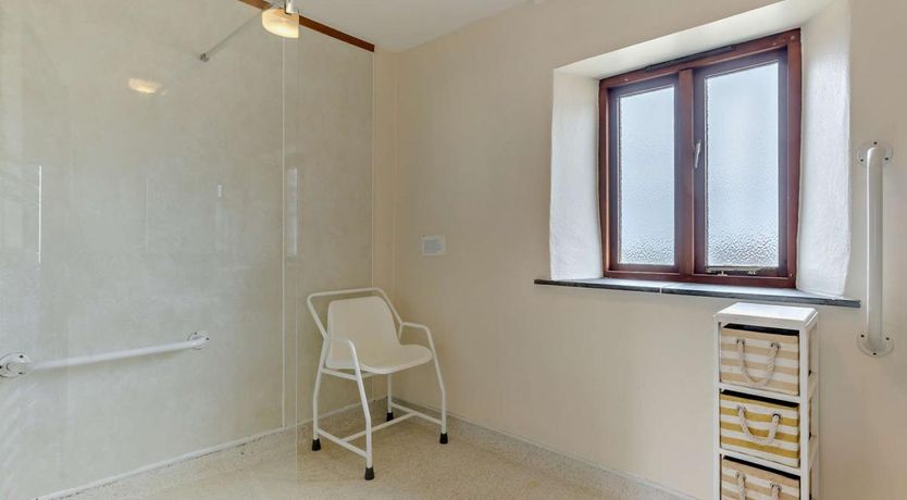 Photo of 4 Bed in Morwenstow