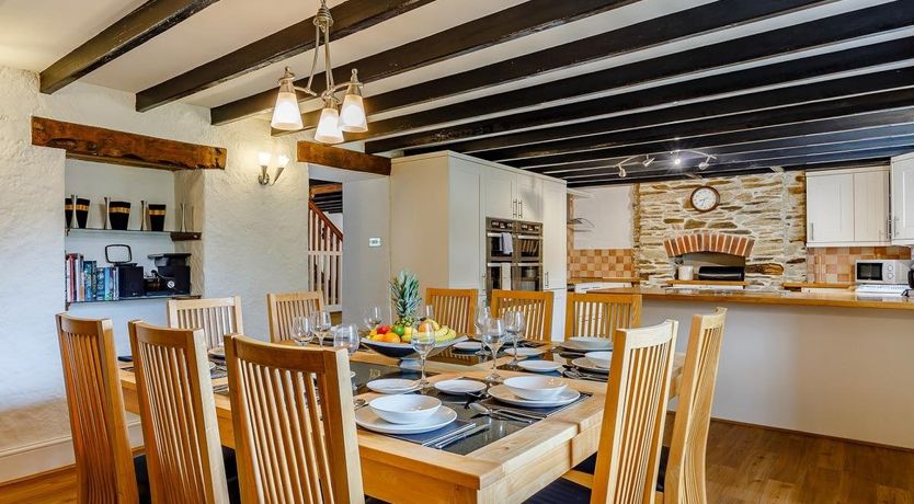 Photo of 5 Bed in St Issey