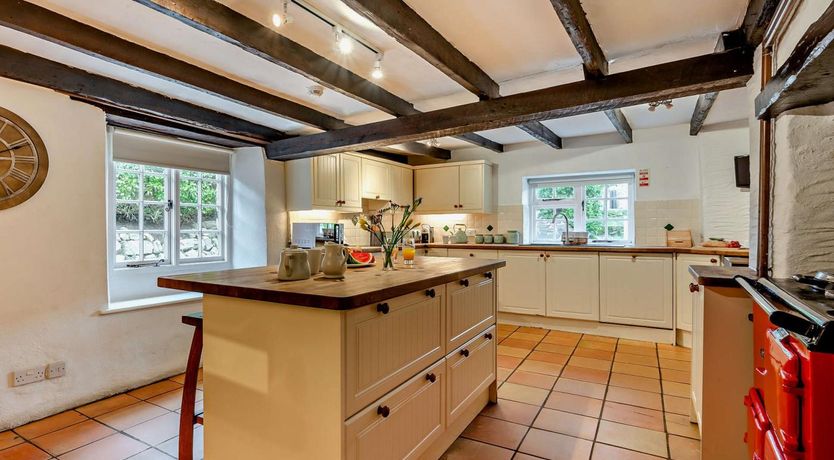 Photo of 6 Bed in Wadebridge