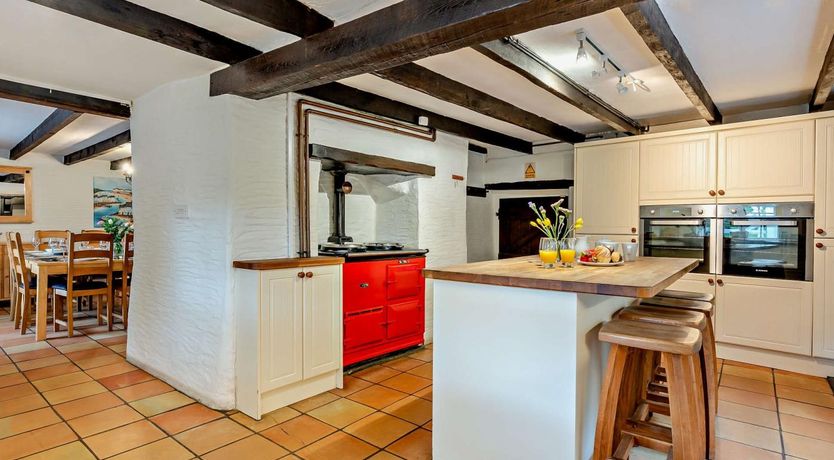 Photo of 6 Bed in Wadebridge