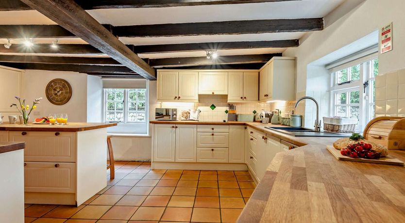 Photo of 6 Bed in Wadebridge