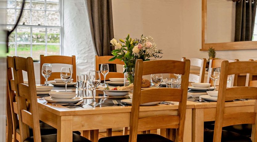 Photo of 6 Bed in Wadebridge