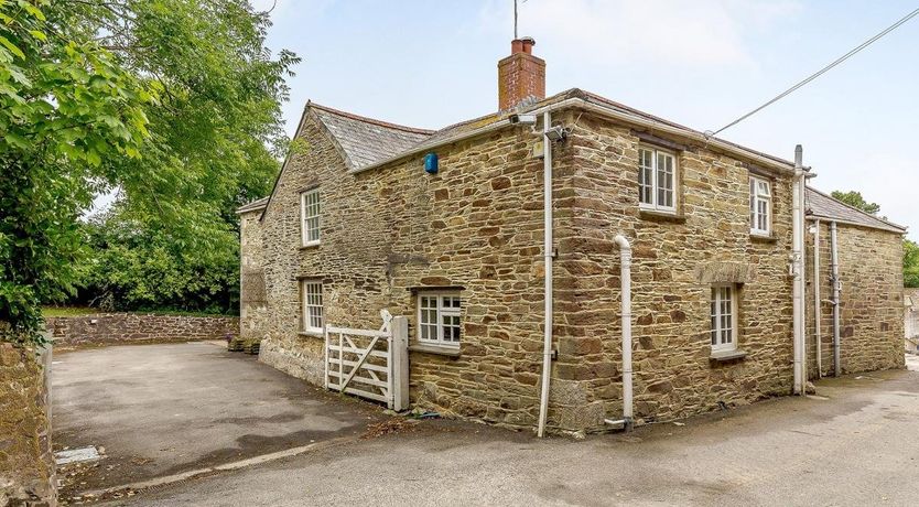 Photo of 6 Bed in St Issey