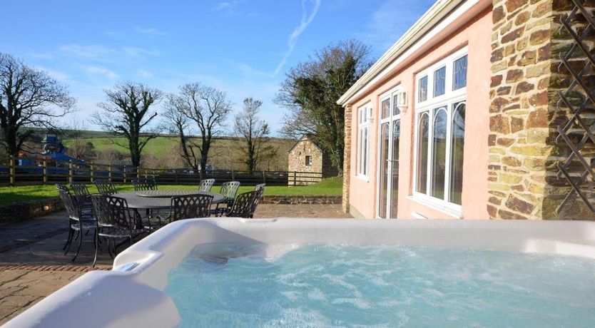 Photo of 6 Bed in St Issey